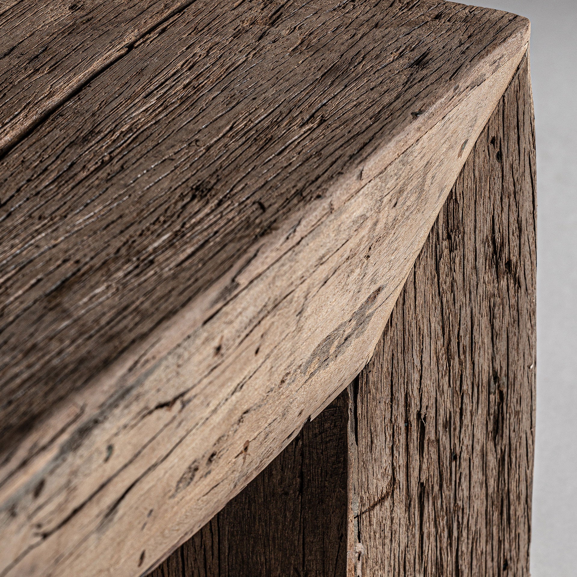 SAMSUN COFFEE TABLE